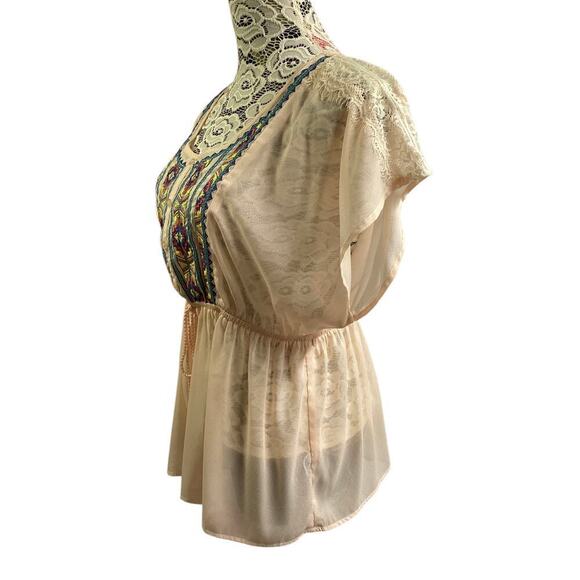 Flying Tomato blouse embroidered short sleeves with lace trim, elastic waist L - Picture 2 of 5